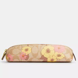 🥰 Coach Pencil Case In Signature Canvas With Floral Cluster Print